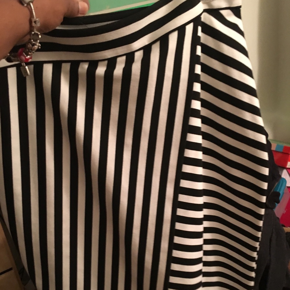 Stretch strip skirt never worn - good for work